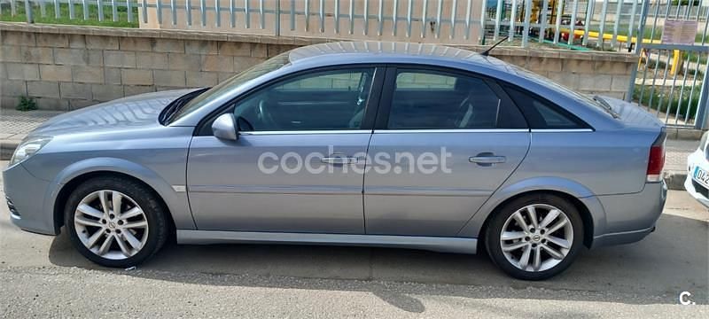 Usado Opel Vectra Sport 120 CV (88 kW) 2007 Gris / plata Berlina