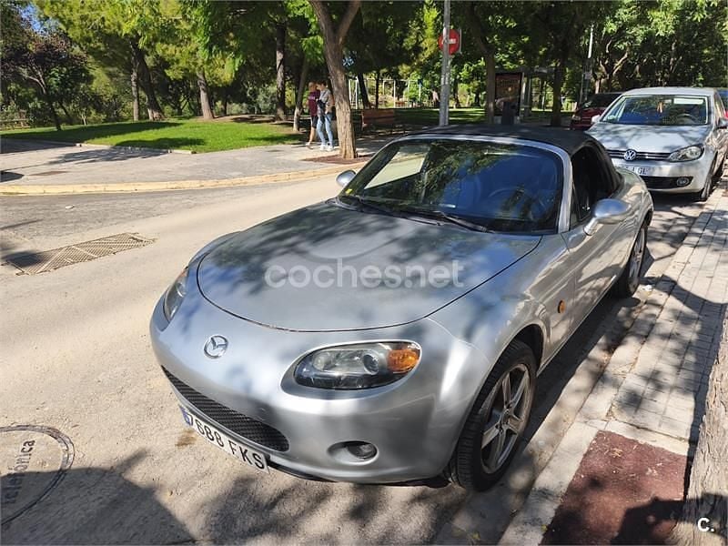 Usado Mazda MX5 Active 126 CV (92 kW) 2007 Gris / plata Descapotable
