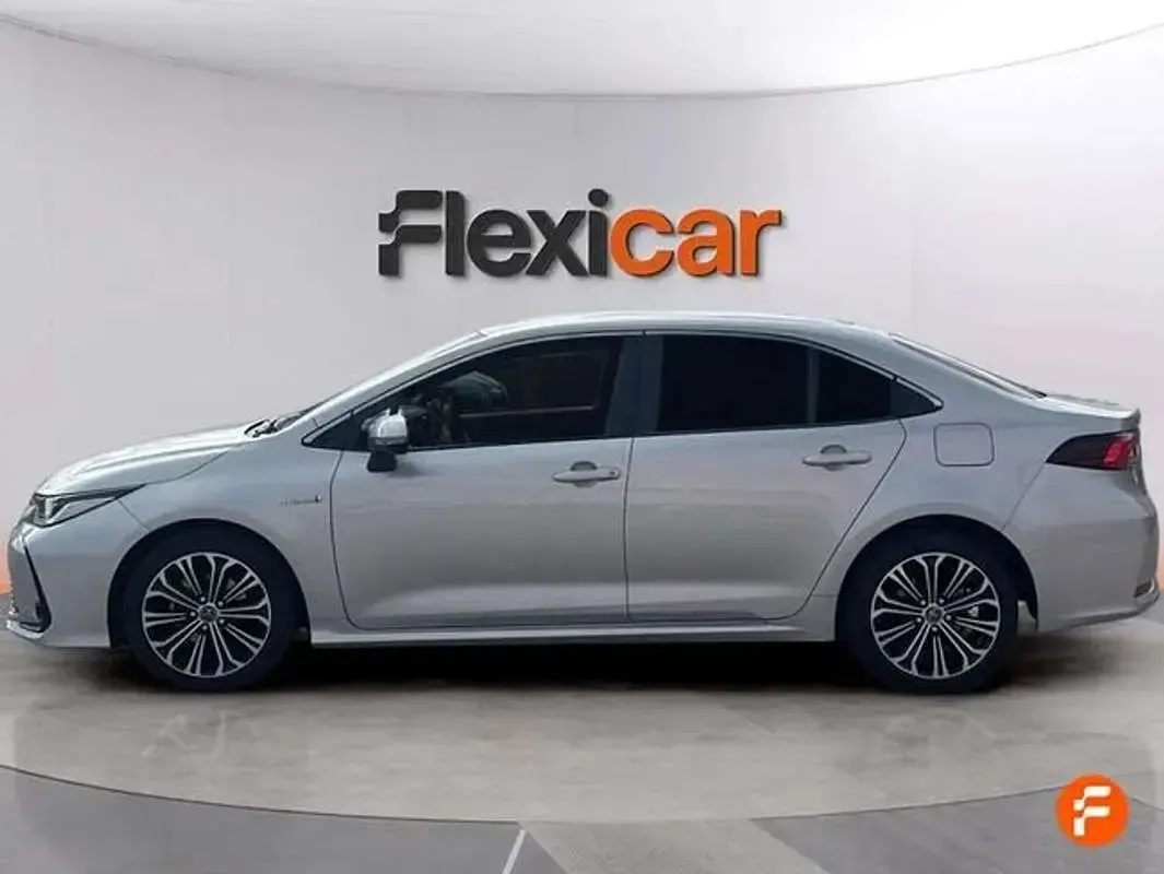 Usado Toyota Corolla 122 CV (89 kW) 2019 Gris Berlina