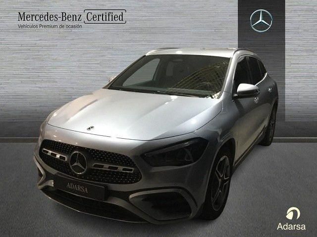 Usado Mercedes GLA200 AMG line 163 CV (119 kW) 2026 Plata hightech SUV
