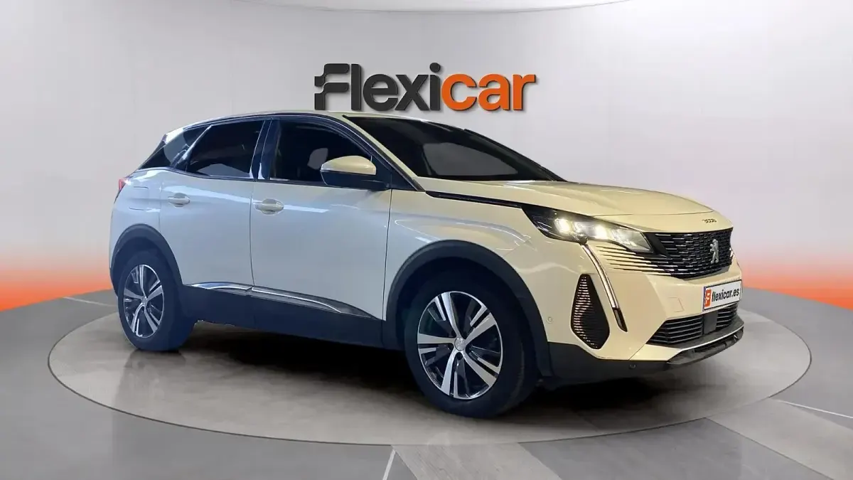 Usado Peugeot 3008 Allure 131 CV (96 kW) 2021 Blanco SUV