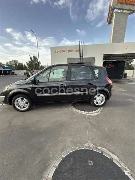 Usado Renault Scénic II Privilege 115 CV (84 kW) 2004 Negro Monovolumen