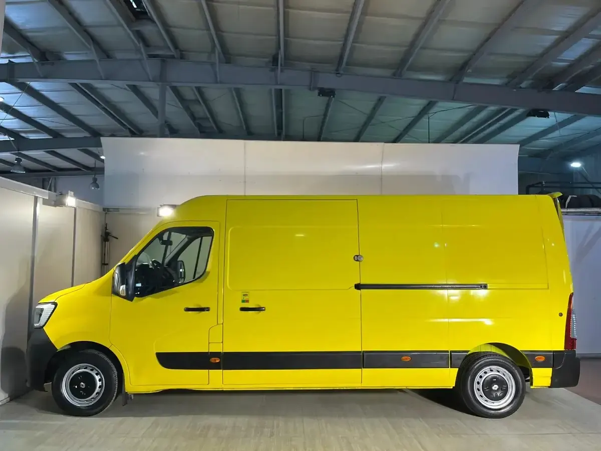 Usado Renault Master 135 CV (99 kW) 2019 Amarillo Berlina