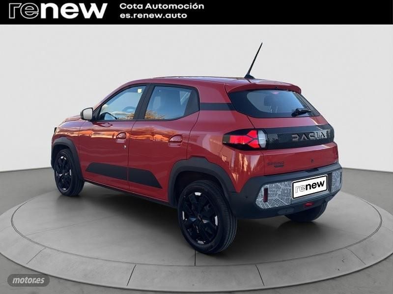 Usado Dacia Spring Extreme 47 kW (65 CV) 2024 Rojo Utilitario