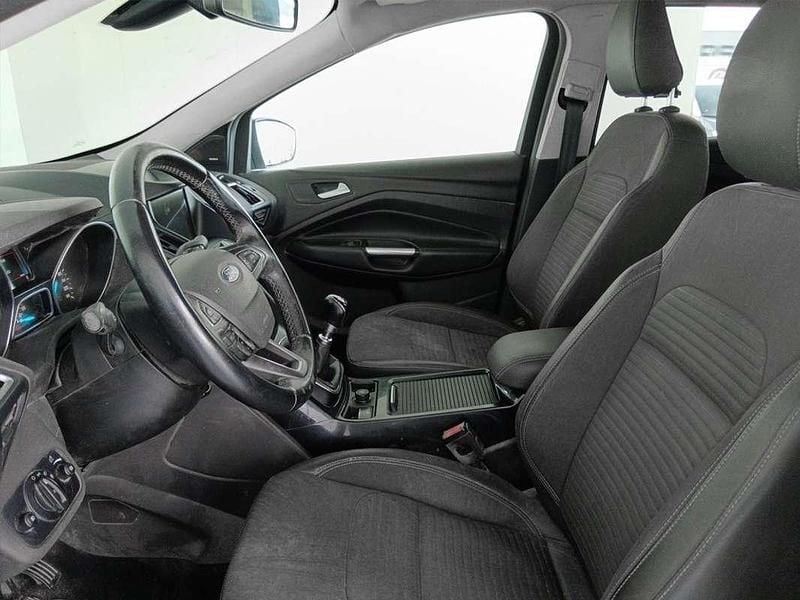 Usado Ford Kuga Titanium 121 CV (88 kW) 2018 Negro SUV