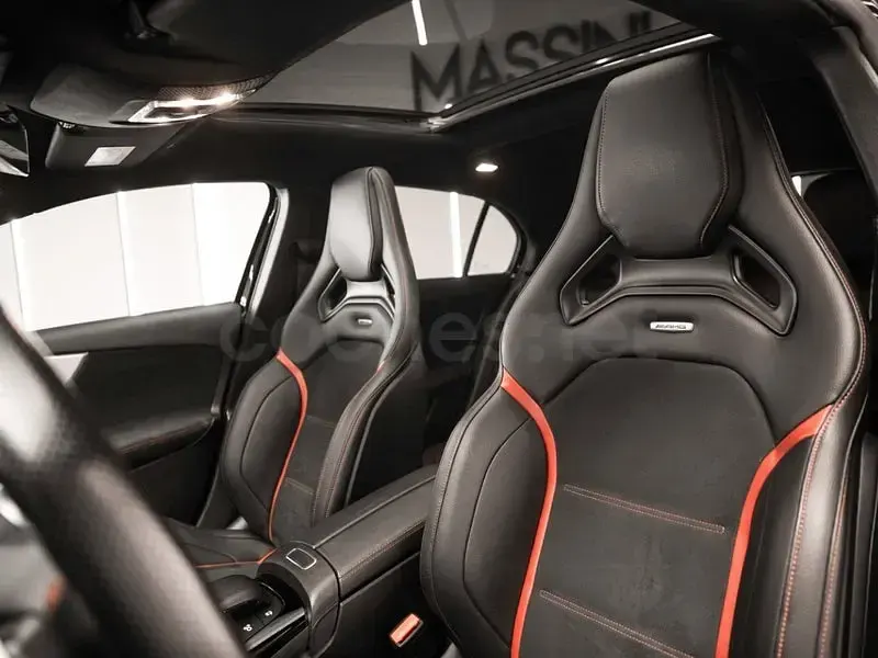 Usado Mercedes A45 AMG 421 CV (309 kW) 2021 Negro Berlina