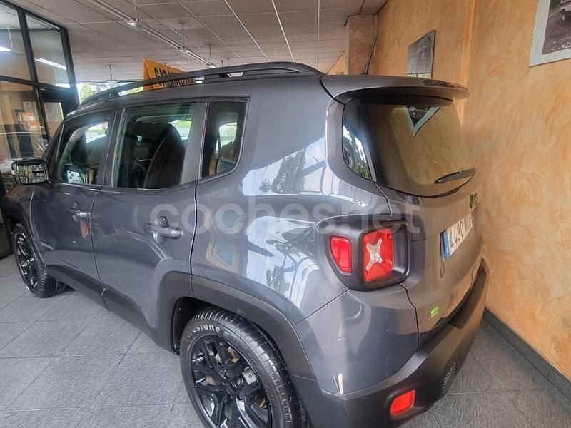 Usado Jeep Renegade Night Eagle 130 CV (95 kW) 2022 Verde SUV