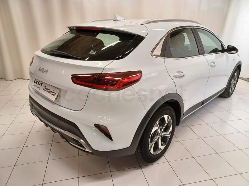 Usado Kia XCeed 100 CV (73 kW) 2025 Blanco SUV