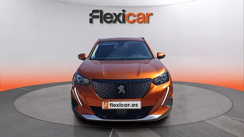 Usado Peugeot 2008 Allure 110 CV (80 kW) 2021 Naranja SUV