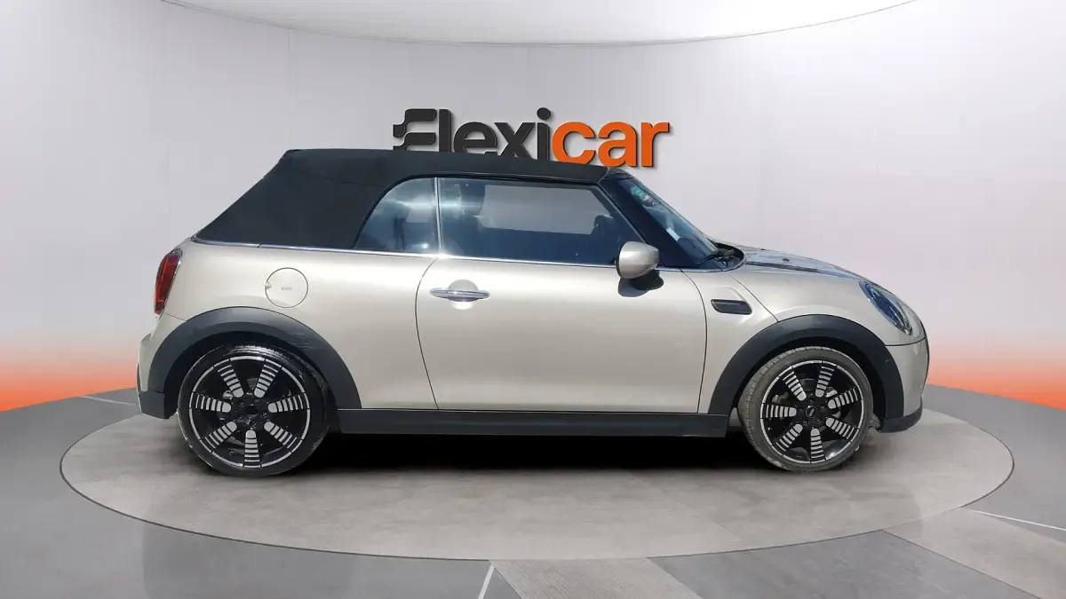 Usado Mini Cooper Cabriolet 136 CV (100 kW) 2023 Gris Descapotable