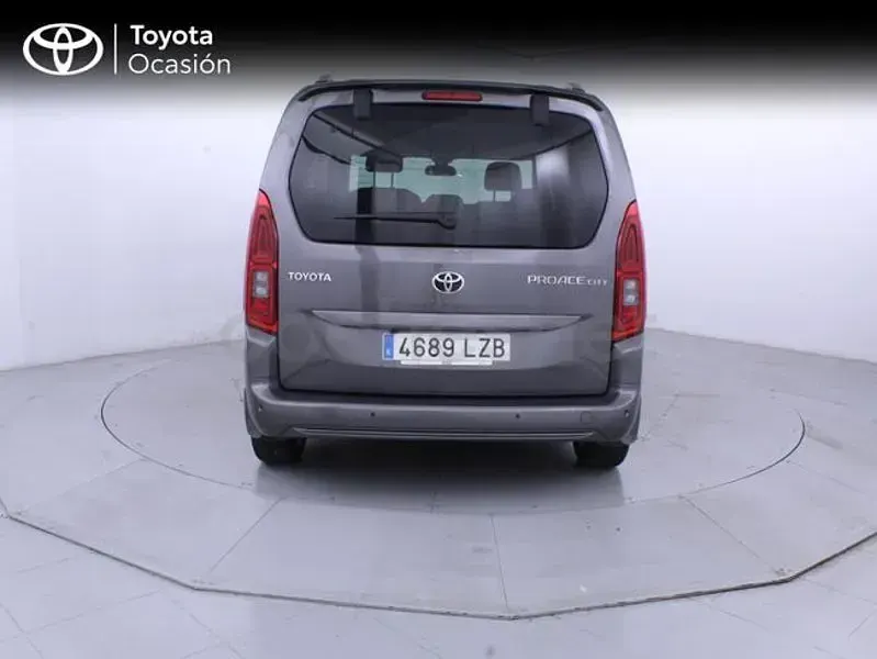Usado Toyota Proace Verso Active 110 CV (80 kW) 2022 Gris / plata Familiar