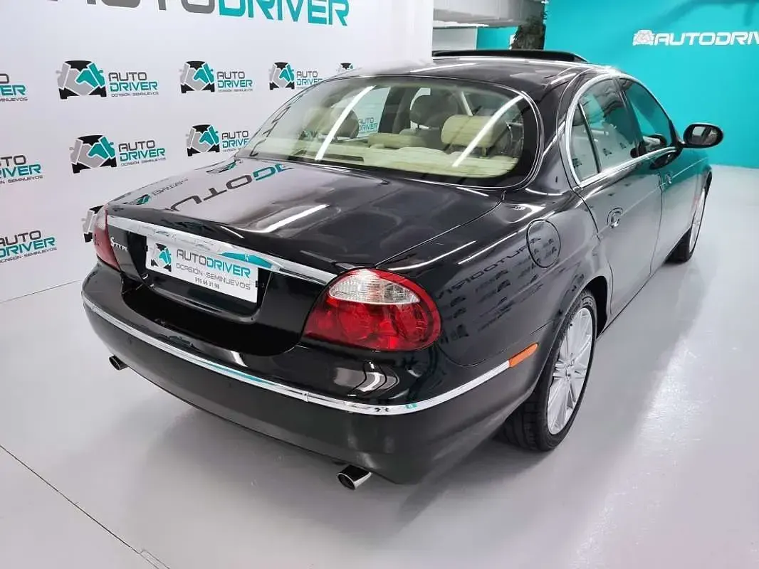 Usado Jaguar S-Type Executive 207 CV (152 kW) 2005 Negro Berlina