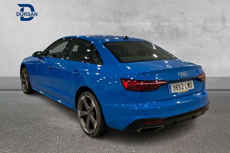 Usado Audi A4 S-Line 163 CV (119 kW) 2022 Azul Berlina