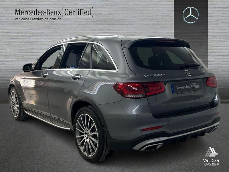 Usado Mercedes GLC220 AMG line 194 CV (142 kW) 2021 Gris / plateado SUV