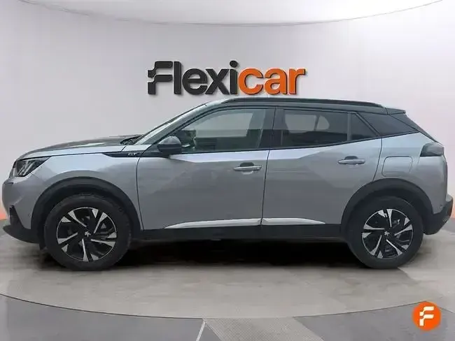 Usado Peugeot 2008 GT 130 CV (95 kW) 2021 Gris SUV