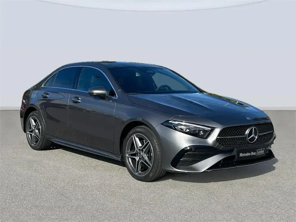 Nuevo Mercedes A250 218 CV (160 kW) 2025 Gris / plata Berlina