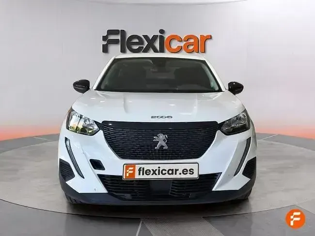 Usado Peugeot 2008 Active 110 CV (80 kW) 2022 Blanco SUV