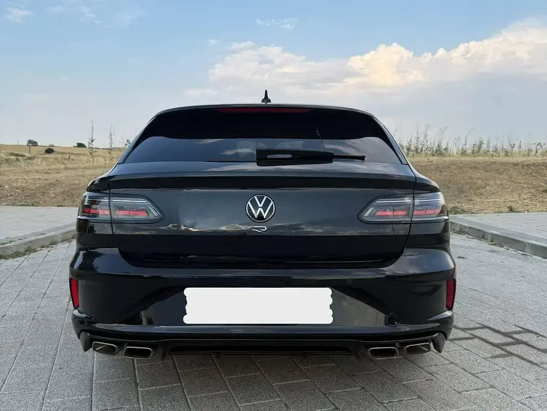 Usado VW Arteon R 320 CV (235 kW) 2023 Negro Familiar