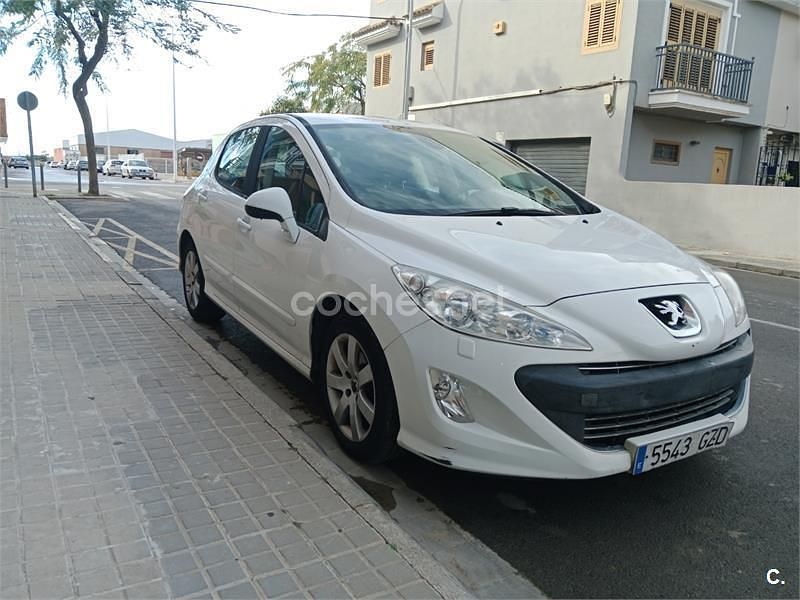 Usado Peugeot 308 90 CV (66 kW) 2010 Blanco Berlina
