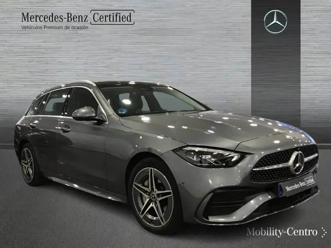 Usado Mercedes C300 312 CV (229 kW) 2025 Gris selenita Familiar