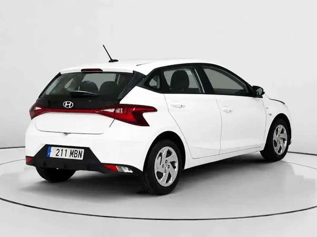 Begagnad Hyundai i20 101 HK (74 kW) 2022 Vit Halvkombi