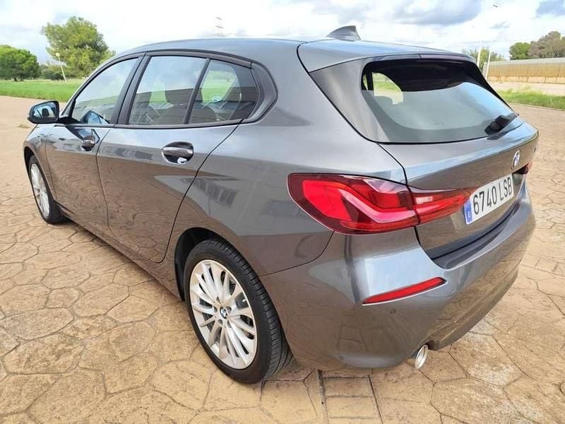 Usado BMW 118 150 CV (110 kW) 2021 Gris Utilitario