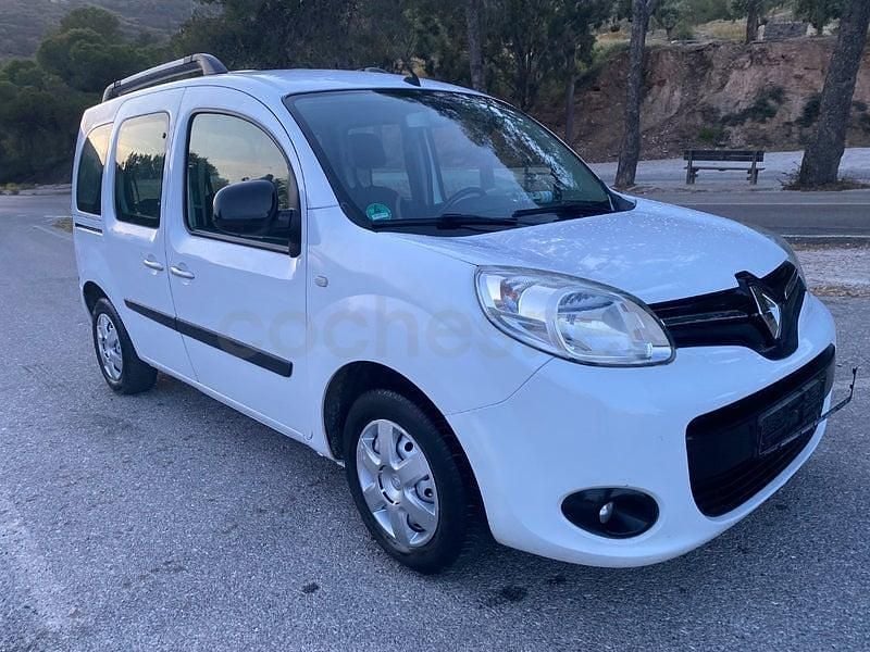 Usado Renault Kangoo Dynamique 90 CV (66 kW) 2013 Blanco Monovolumen