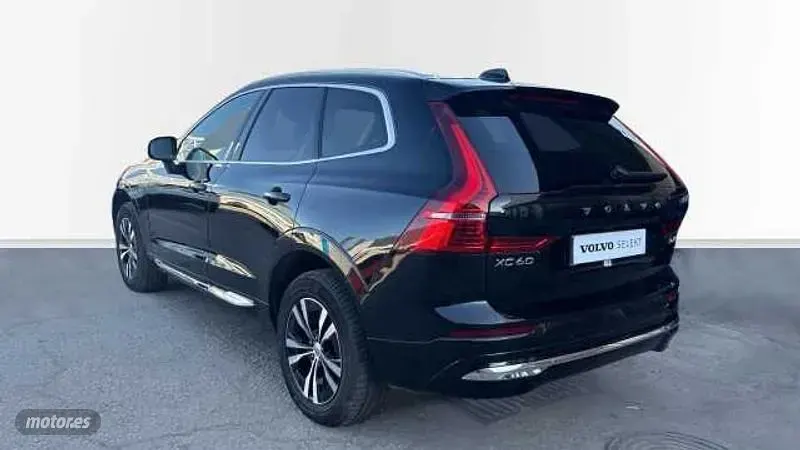Usado Volvo XC60 Core 350 CV (257 kW) 2025 Negro SUV