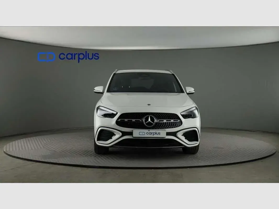 Używany Mercedes GLA200 163 KM (119 kW) 2025 Biały SUV