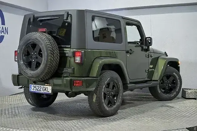 Usado Jeep Wrangler Sahara 177 CV (130 kW) 2009 Verde SUV