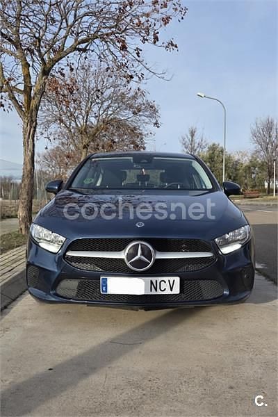 Usado Mercedes A180 116 CV (85 kW) 2021 Azul Berlina