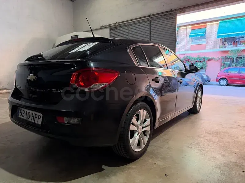 Usado Chevrolet Cruze LT 163 CV (119 kW) 2013 Negro Berlina