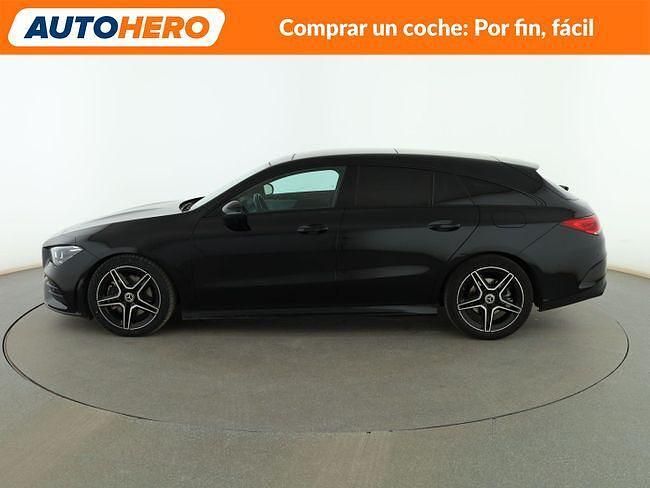 Usado Mercedes CLA200 Shooting Brake AMG line 150 CV (110 kW) 2022 Negro Familiar