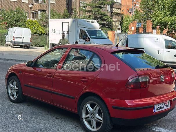 Usado Seat Leon Sport 130 CV (95 kW) 2006 Rojo Utilitario
