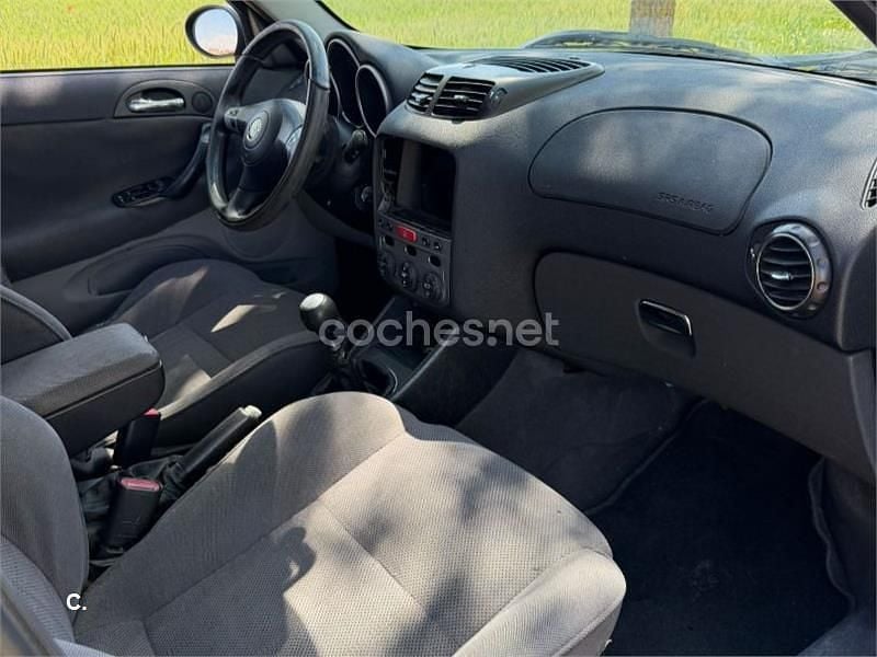 Usado Alfa Romeo 147 Distinctive 140 CV (102 kW) 2002 Negro Utilitario