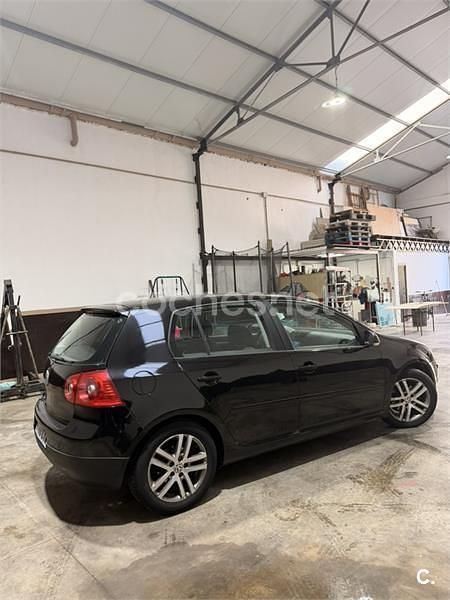 Usado VW Golf IV Highline 105 CV (77 kW) 2004 Negro Berlina
