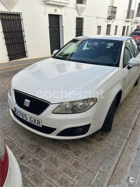 Blanco Usado 2010 Seat Exeo Reference Berlina | 2800 € (Precio justo) - Imagen 1/4