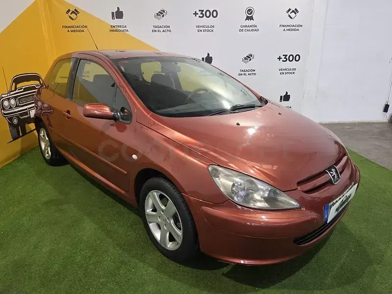 Usado Peugeot 307 110 CV (80 kW) 2003 Naranja Berlina