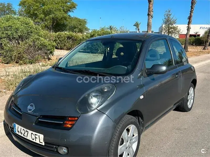 Usado Nissan Micra Tekna 88 CV (64 kW) 2003 Gris / plata Utilitario