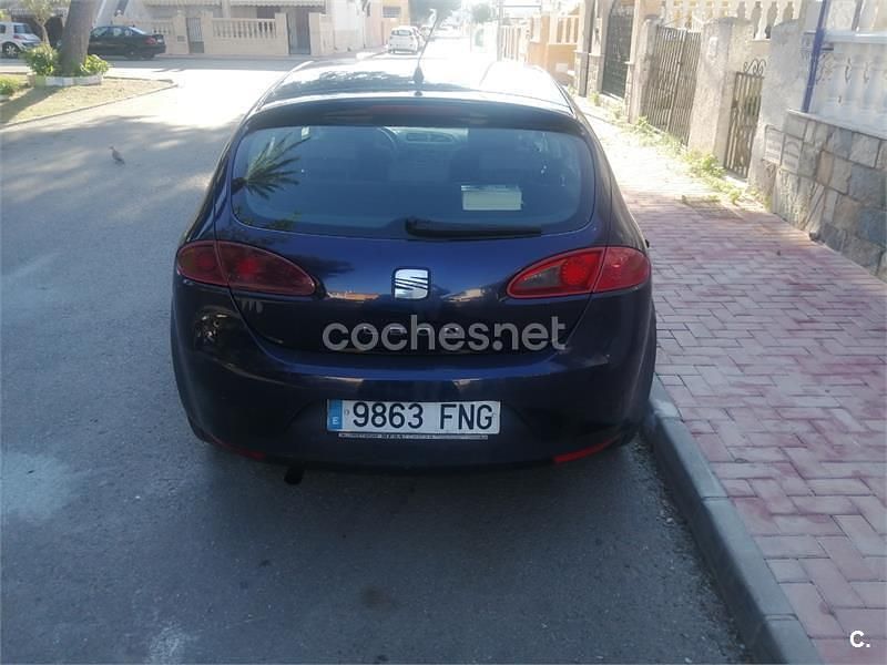 Usado Seat Leon Sport 105 CV (77 kW) 2007 Azul Berlina