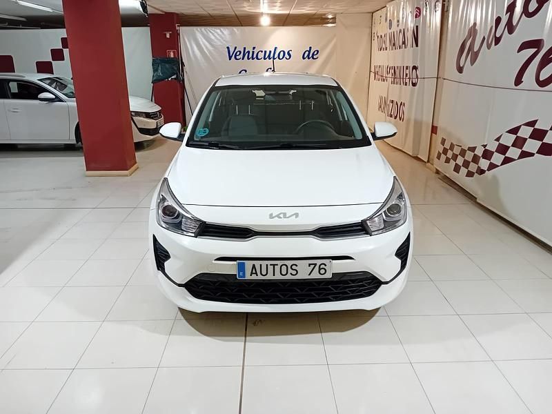 Usado Kia Rio 84 CV (61 kW) 2022 Blanco