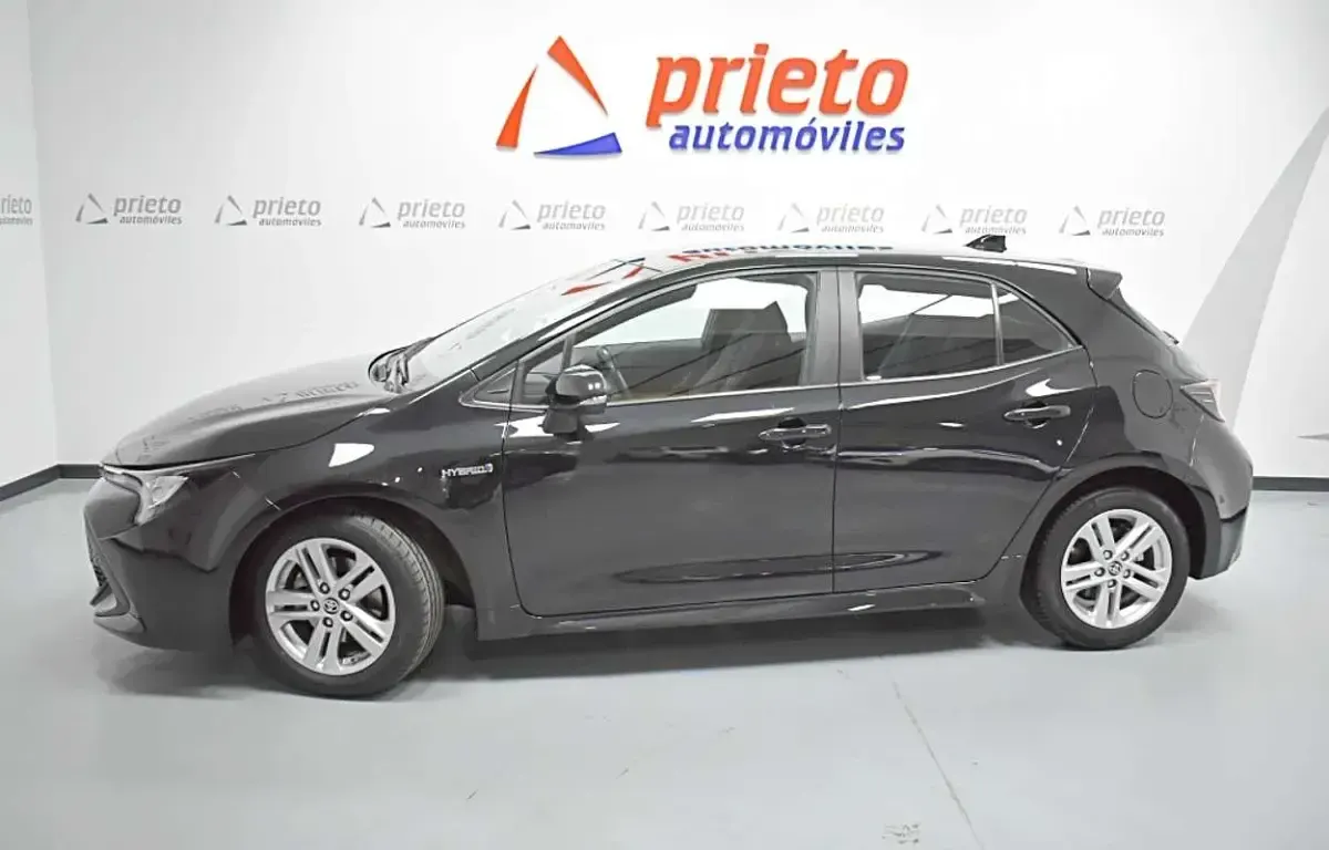 Usado Toyota Corolla Active 122 CV (89 kW) 2022 Negro Utilitario