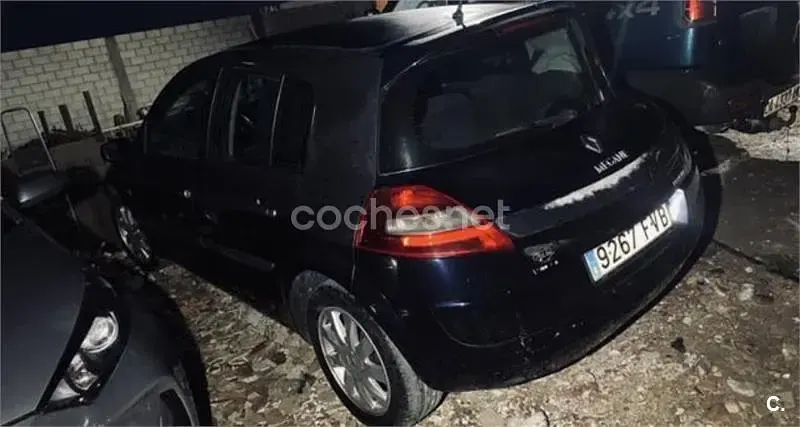 Usado Renault Mégane II Authentique 100 HP (73 kW) 2006 Preto Sedan