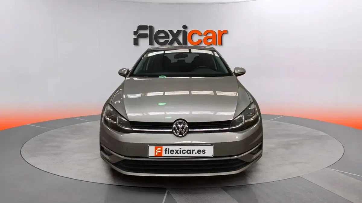 Usado VW Golf VII Advance 115 CV (84 kW) 2019 Gris Berlina