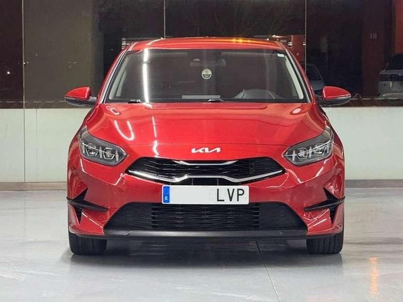 Usado Kia Ceed 101 CV (74 kW) 2021 Rojo Utilitario