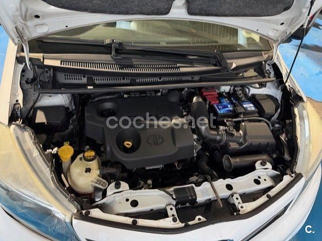 Usado Toyota Yaris Active 90 CV (66 kW) 2014 Blanco Utilitario