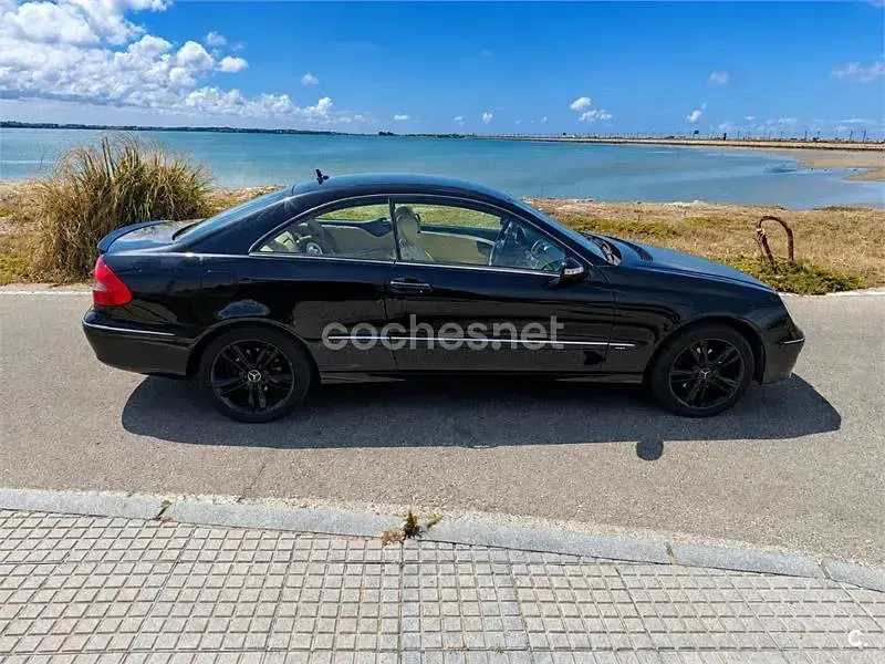 Usado Mercedes CLK220 Avantgarde 150 CV (110 kW) 2007 Negro Coupe