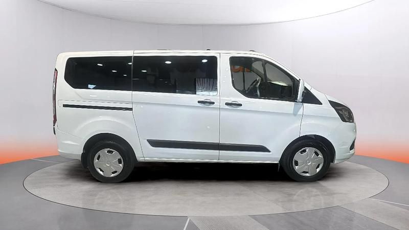 Usado Ford Tourneo Trend 131 CV (96 kW) 2021 Blanco Monovolumen