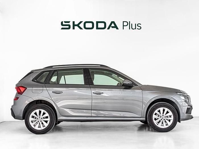 Usado Skoda Kamiq Essence 95 CV (69 kW) 2024 Gris SUV