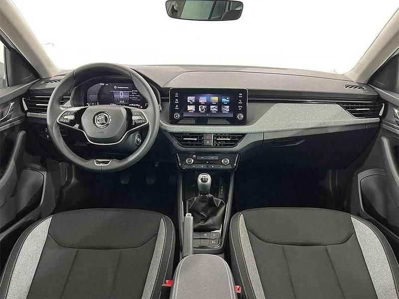 Usado Skoda Scala Selection 116 CV (85 kW) 2024 Blanco Utilitario